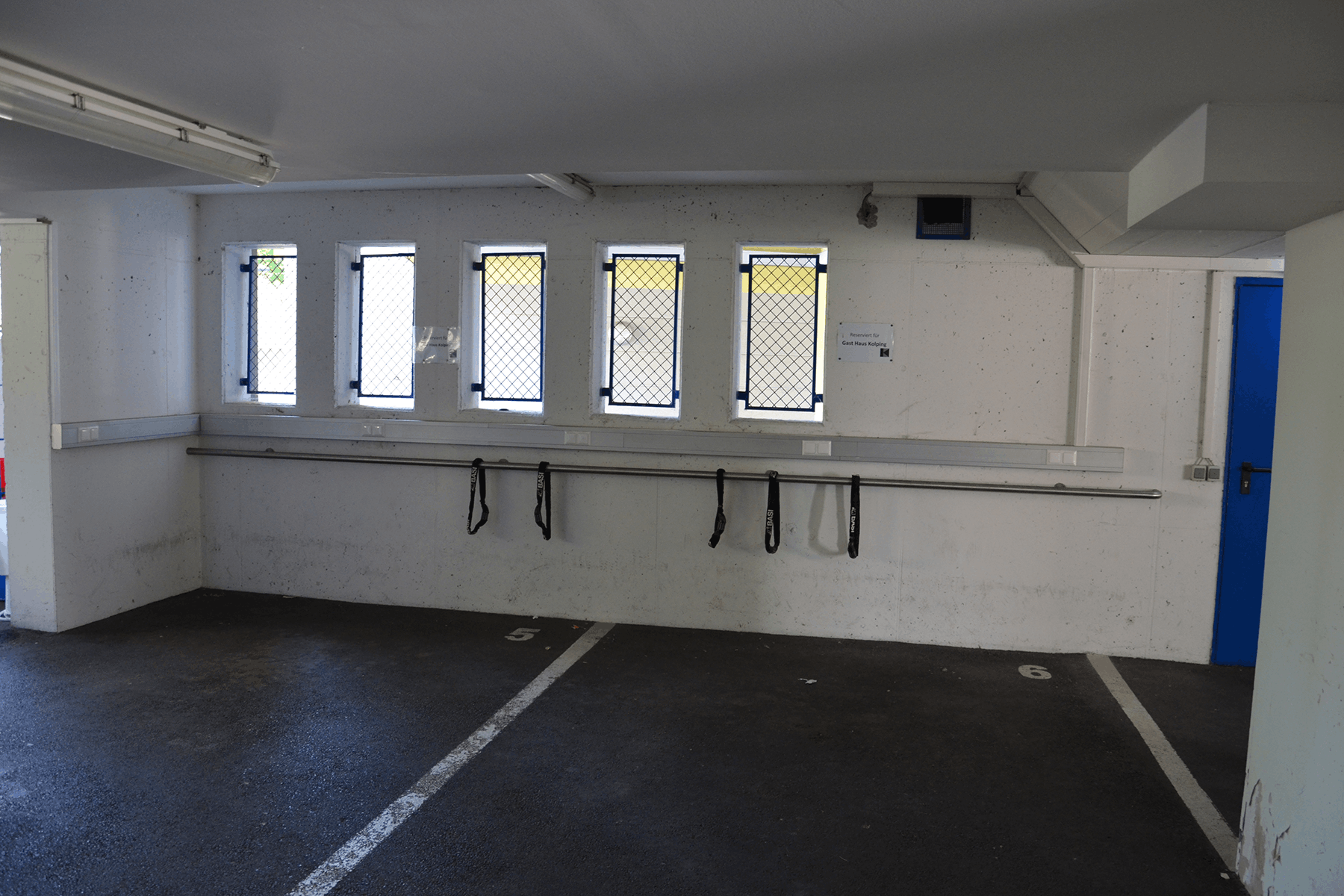 Parkplatz PKW - Bild 2