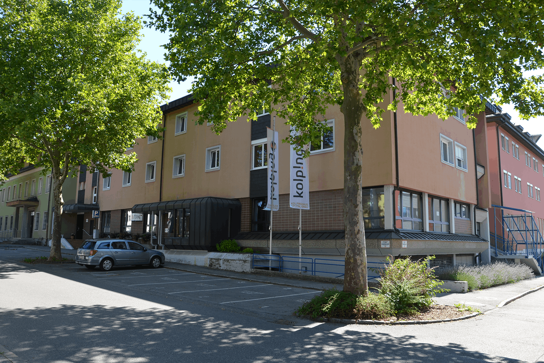 Parkplatz PKW - Bild 1